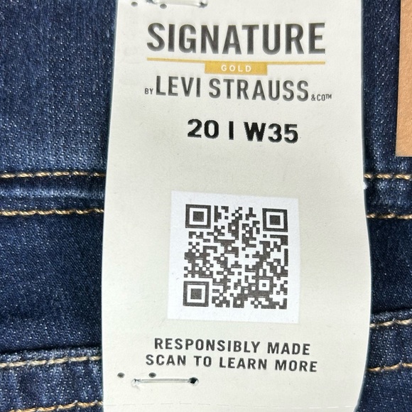 NWT Signature by Levi Strauss Pull On Denim Shorts Size 20 - Picture 4 of 10